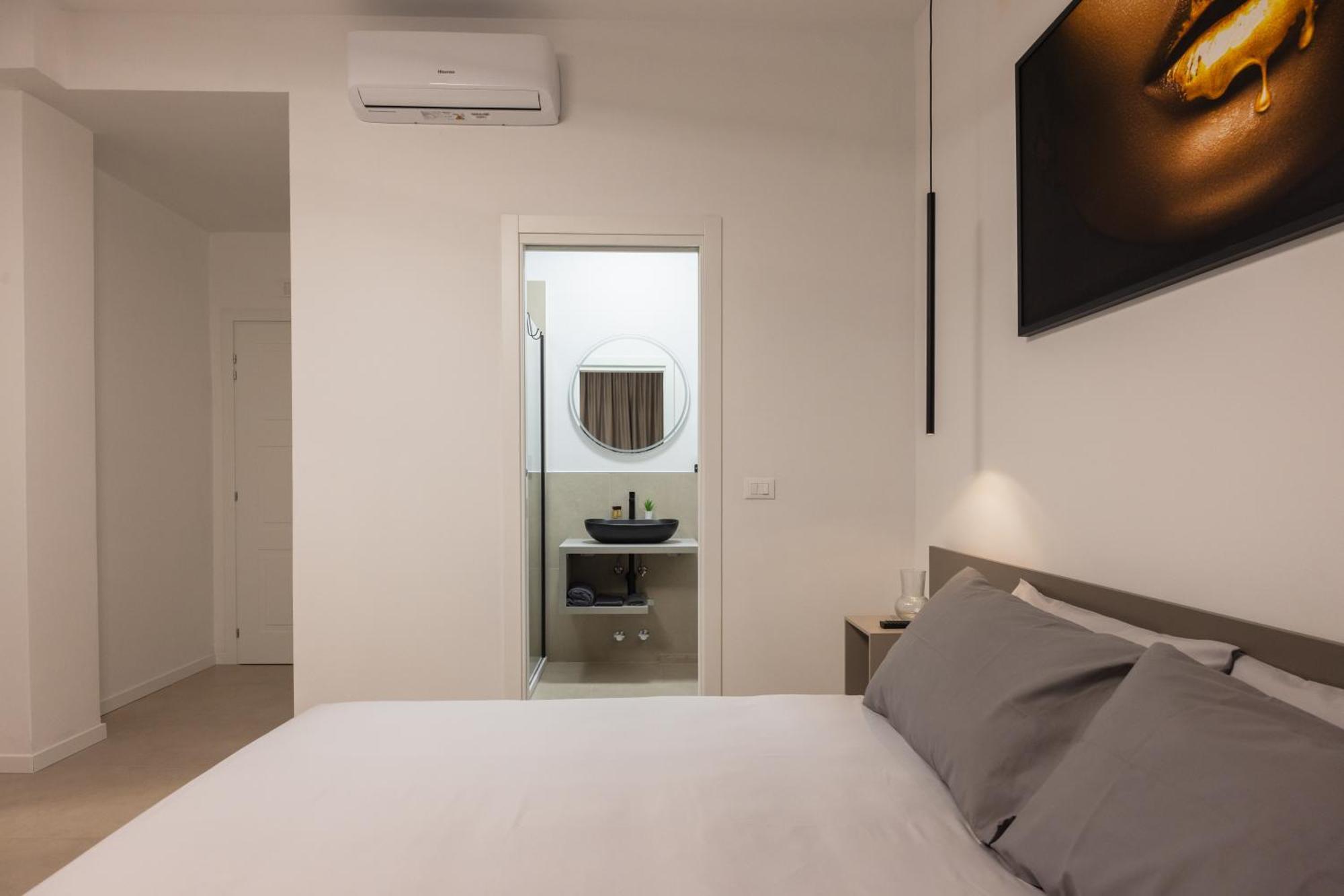 Luxury Station Suite Болонья Екстер'єр фото