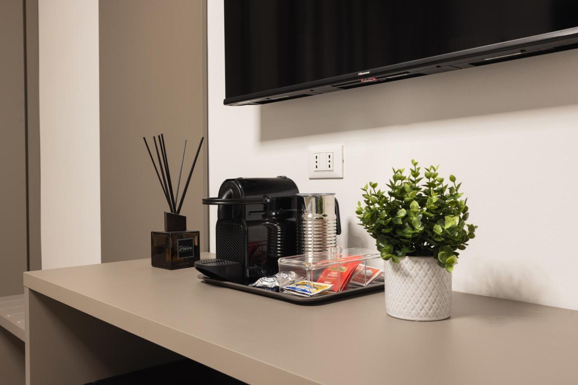 Luxury Station Suite Болонья Екстер'єр фото