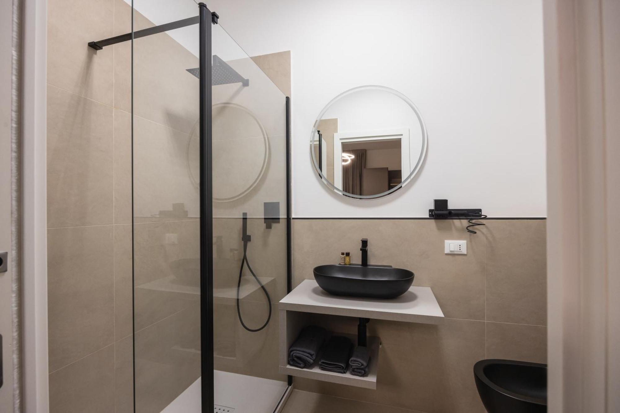Luxury Station Suite Болонья Екстер'єр фото