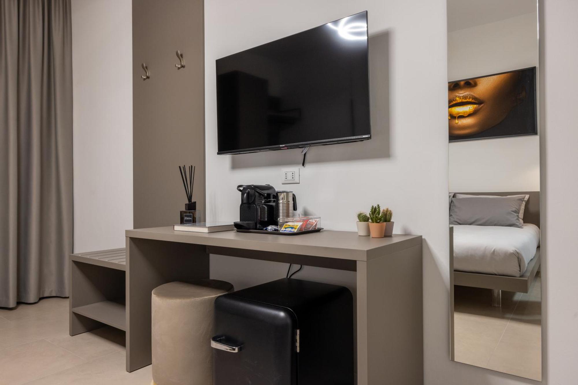 Luxury Station Suite Болонья Екстер'єр фото